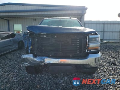 Piąte zdjęcie samochodu w środku: 2018 CHEVROLET SILVERADO K1500 LT VIN:2GCVKREC4J1111678 - miniatura