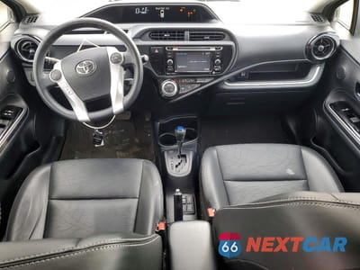 Zdjęcie 8 z 12 samochodu: 2017 TOYOTA PRIUS C FOUR VIN:JTDKDTB36H1593942 - miniatura