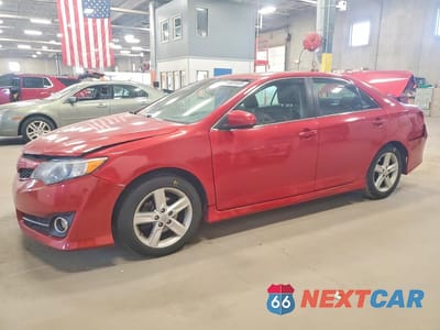2013 TOYOTA CAMRY SE 4T1BF1FKXDU702343 - główne zdjęcie licytacji z USA - miniatura