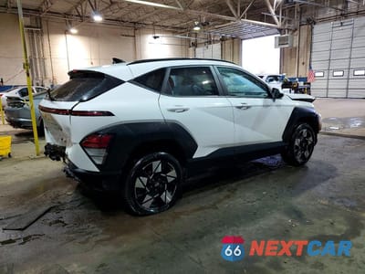 Trzecie zdjęcie samochodu z tyłu: 2024 HYUNDAI KONA SEL VIN:KM8HBCAB8RU116028 - miniatura