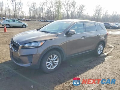 2019 KIA SORENTO LX 5XYPGDA37KG545393 - główne zdjęcie licytacji z USA - miniatura