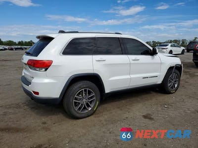 Trzecie zdjęcie samochodu z tyłu: 2018 JEEP GRAND CHEROKEE LAREDO VIN:1C4RJFAG0JC303489 - miniatura