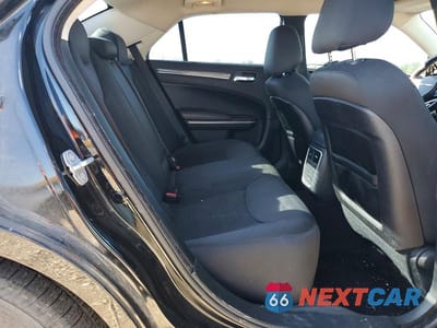 Zdjęcie 10 z 12 samochodu: 2018 CHRYSLER 300 TOURING VIN:2C3CCAAG1JH308365 - miniatura
