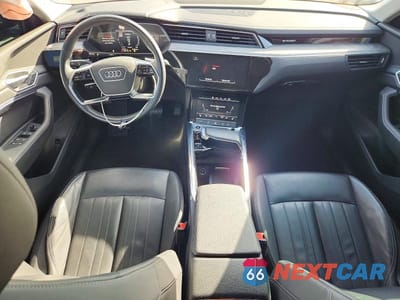 Zdjęcie 8 z 12 samochodu: 2022 AUDI E-TRON PREMIUM VIN:WA1AABGE4NB022555 - miniatura