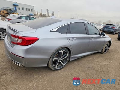 Trzecie zdjęcie samochodu z tyłu: 2018 HONDA ACCORD SPORT VIN:1HGCV1F3XJA809654 - miniatura