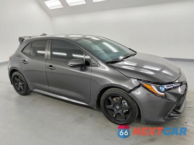 Czwarte zdjęcie samochodu z boku: 2021 TOYOTA COROLLA HATCHBACK SE VIN:JTND4MBE6M3146571 - miniatura