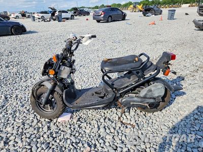 Trzecie zdjęcie samochodu z tyłu: 2017 HONDA NPS50 VIN:JH2AF5813HK501923 - miniatura