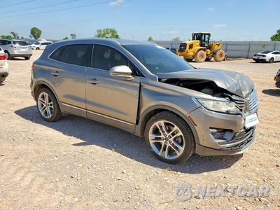 Czwarte zdjęcie samochodu z boku: 2017 LINCOLN MKC VIN:5LMCJ3D93HUL47033 - miniatura
