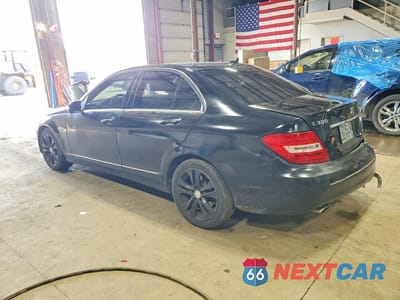 Drugie zdjęcie samochodu z przodu: 2013 MERCEDES-BENZ C 300 4MATIC VIN:WDDGF8AB2DG052115 - miniatura
