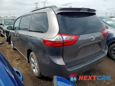 Drugie zdjęcie samochodu z przodu: 2018 TOYOTA SIENNA LE VIN:5TDKZ3DC6JS905376 - miniatura