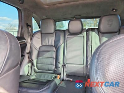 Zdjęcie 10 z 12 samochodu: 2016 PORSCHE CAYENNE TURBO VIN:WP1AC2A26GLA86140 - miniatura