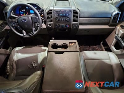 Zdjęcie 8 z 12 samochodu: 2017 FORD F350 SUPER - SEMI TRUCK VIN:1FD8W3HT4HEC56024 - miniatura