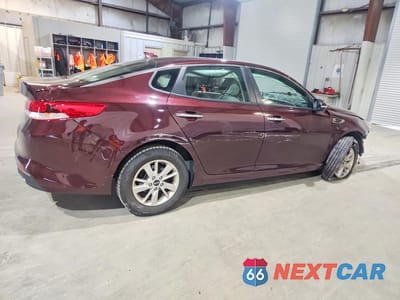 Trzecie zdjęcie samochodu z tyłu: 2016 KIA OPTIMA LX VIN:5XXGT4L36GG015677 - miniatura