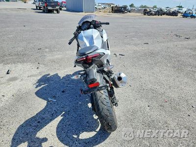 Czwarte zdjęcie samochodu z boku: 2025 KAWASAKI EX500 VIN:ML5EXGG17SDA47351 - miniatura