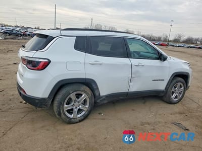 Trzecie zdjęcie samochodu z tyłu: 2024 JEEP COMPASS LATITUDE VIN:3C4NJDBNXRT599184 - miniatura