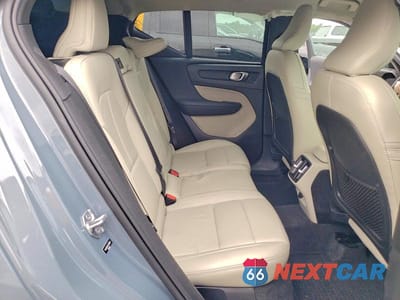 Zdjęcie 11 z 13 samochodu: 2020 VOLVO XC40 T5 MOMENTUM VIN:YV4162UKXL2286861 - miniatura