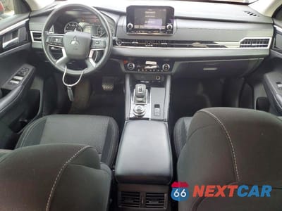 Zdjęcie 8 z 13 samochodu: 2024 MITSUBISHI OUTLANDER ES VIN:JA4J4UA80RZ013046 - miniatura