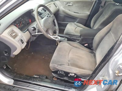 Zdjęcie 7 z 12 samochodu: 2001 HONDA ACCORD 4D LX VIN:JHMCG66501C002117 - miniatura
