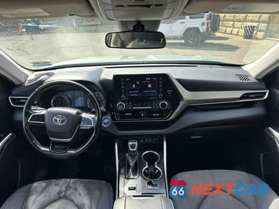 Piąte zdjęcie samochodu w środku: 2022 TOYOTA HIGHLANDER HYBRID LE VIN:5TDBBRCH9NS555235 - miniatura