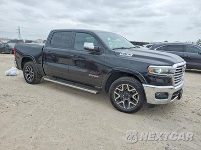 Czwarte zdjęcie samochodu z boku: 2025 RAM 1500 LARAMIE VIN:1C6SRFJP3SN526052 - miniatura