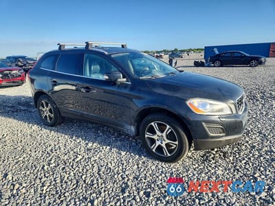 Czwarte zdjęcie samochodu z boku: 2013 VOLVO XC60 T6 VIN:YV4902DZ8D2431818 - miniatura