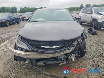 Piąte zdjęcie samochodu w środku: 2016 CHRYSLER 200 S VIN:1C3CCCBG4GN157449 - miniatura