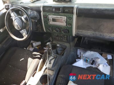 Zdjęcie 8 z 13 samochodu: 2014 TOYOTA FJ CRUISER BASE VIN:JTEBU4BF0EK203869 - miniatura