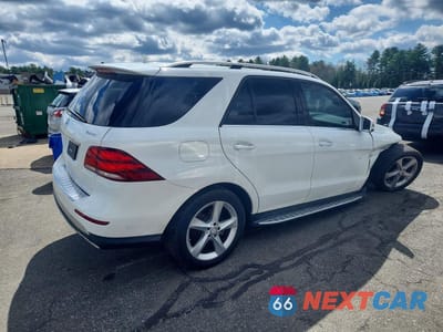 Trzecie zdjęcie samochodu z tyłu: 2016 MERCEDES-BENZ GLE 350 4MATIC VIN:4JGDA5HB9GA808803 - miniatura