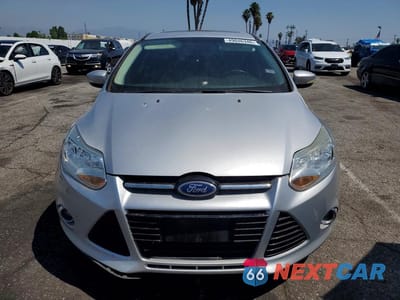 Piąte zdjęcie samochodu w środku: 2012 FORD FOCUS SEL VIN:1FAHP3M22CL437471 - miniatura