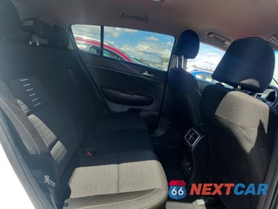 Zdjęcie 11 z 12 samochodu: 2018 KIA SPORTAGE LX VIN:KNDPM3AC5J7471115 - miniatura