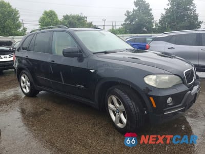 Czwarte zdjęcie samochodu z boku: 2010 BMW X5 VIN:5UXFE4C50AL382863 - miniatura