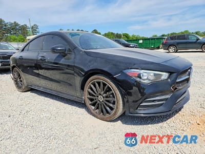 Czwarte zdjęcie samochodu z boku: 2023 MERCEDES BENZ CLA 250 VIN:W1K5J4GB4PN330180 - miniatura