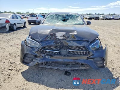 Piąte zdjęcie samochodu w środku: 2021 MERCEDES-BENZ E 350 VIN:W1KZF8DB8MA874120 - miniatura