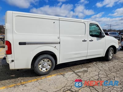 Trzecie zdjęcie samochodu z tyłu: 2018 NISSAN NV 2500 UTILITY / SERVICE VAN VIN:1N6BF0KY7JN806204 - miniatura