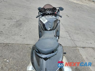 Zdjęcie 6 z 9 samochodu: 2025 SUZUKI GSX1300 RR VIN:JS1EJ11D7S7100014 - miniatura
