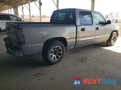 Trzecie zdjęcie samochodu z tyłu: 2006 GMC NEW SIERRA C1500 VIN:2GTEC13ZX61302843 - miniatura