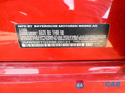 Zdjęcie 12 z 12 samochodu: 2024 BMW 330 VIN:3MW89FF02R8E20121 - miniatura
