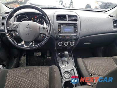 Zdjęcie 8 z 13 samochodu: 2016 MITSUBISHI RVR GT VIN:JA4AJ4AW1GZ608413 - miniatura