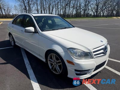 2013 MERCEDES-BENZ C 300 4MATIC WDDGF8AB5DR260364 - główne zdjęcie licytacji z USA - miniatura