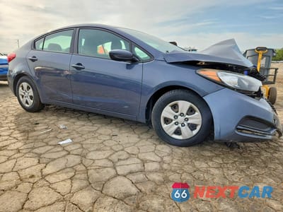 Czwarte zdjęcie samochodu z boku: 2016 KIA FORTE LX VIN:KNAFK4A68G5542391 - miniatura