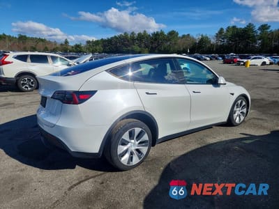 Trzecie zdjęcie samochodu z tyłu: 2021 TESLA MODEL Y VIN:5YJYGDEE8MF195895 - miniatura