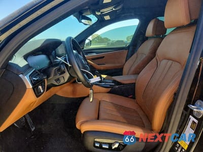 Zdjęcie 7 z 13 samochodu: 2022 BMW M550XI VIN:WBA13BK03NCJ89878 - miniatura