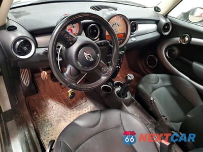 Zdjęcie 8 z 12 samochodu: 2011 MINI COOPER S VIN:WMWSV3C50BTY22153 - miniatura