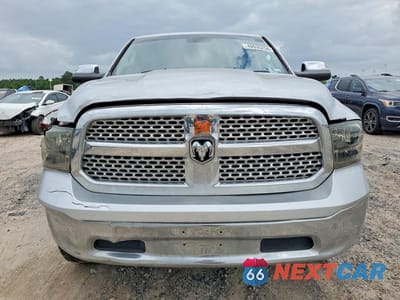 Piąte zdjęcie samochodu w środku: 2019 RAM 1500 CLASSIC SLT VIN:1C6RR7TT9KS510745 - miniatura