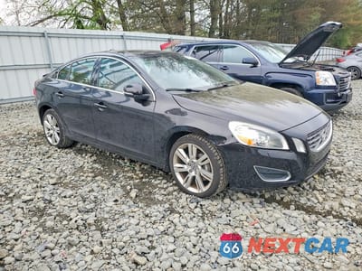 Czwarte zdjęcie samochodu z boku: 2013 VOLVO S60 VIN:YV1902FHXD2217060 - miniatura