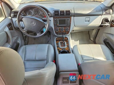 Zdjęcie 8 z 13 samochodu: 2005 MERCEDES-BENZ ML 500 VIN:4JGAB75E75A559683 - miniatura