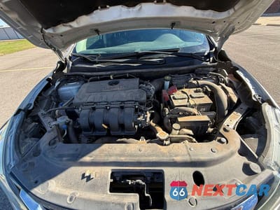 Zdjęcie 7 z 10 samochodu: 2017 NISSAN SENTRA S VIN:3N1AB7AP9HY221958 - miniatura