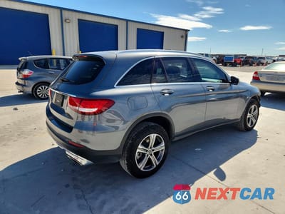 Trzecie zdjęcie samochodu z tyłu: 2019 MERCEDES-BENZ GLC 300 VIN:WDC0G4JB4KV128857 - miniatura