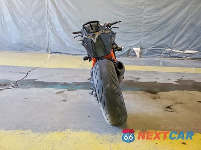 Czwarte zdjęcie samochodu z boku: 2020 KTM 1290 SUPER DUKE R VIN:VBKV39403LM925654 - miniatura
