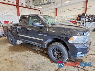 Czwarte zdjęcie samochodu z boku: 2009 DODGE RAM 1500 VIN:1D3HV18T39S785132 - miniatura